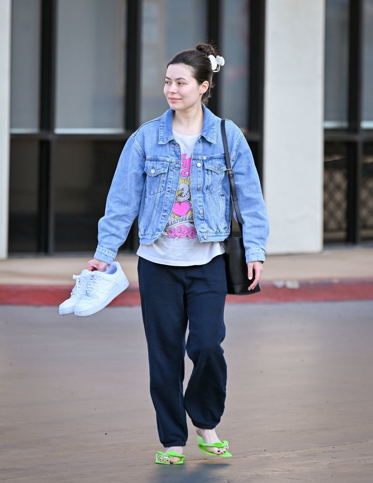 Feet of Miranda Cosgrove